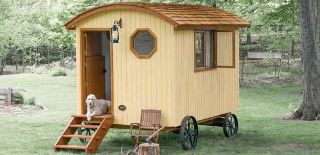 This Tiny Prefab Hut on Wheels Is Adorably Twee