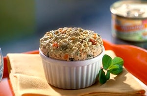 Do You Love Your Cat Enough to Make Him a Western Souffle Omelette?