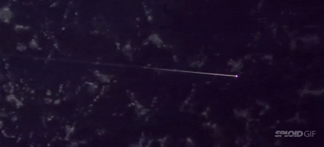 Here's a 4K time lapse of a spaceship burning up in the atmosphere