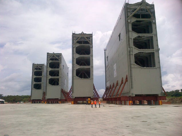 Así de gigantescas son las nuevas compuertas del Canal de Panamá