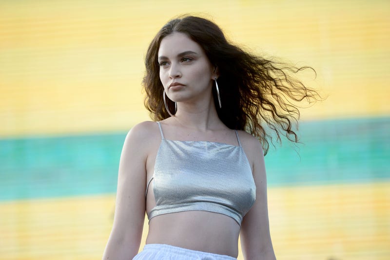 r&b singer sabrina claudio apologizes (we guess)