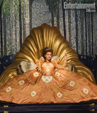 Julia Roberts gives her best Evil Queen face in Tarsem Singh's Snow White