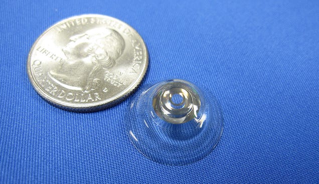 Estas lentes de contacto llevan un zoom que se regula parpadeando