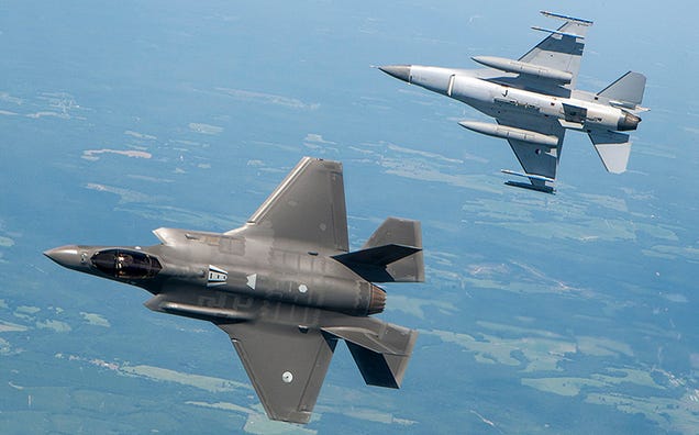 La extraña explicación oficial al problema de combate en vuelo del F-35