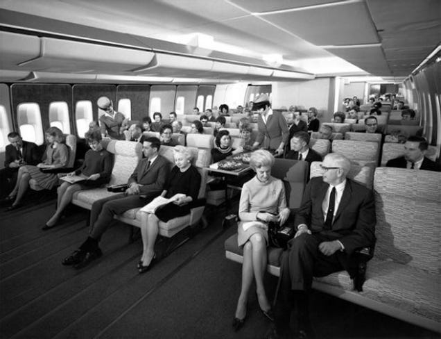 That amazing photo of economy class flying in the 1960s is fake