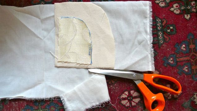 How To Make A Pair Of White Short-Shorts