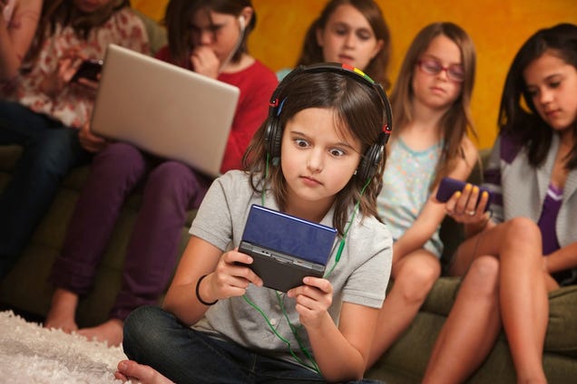 Fake Gamer of the Week: Little Girl Who Just Found Porn On Her Brother's DS