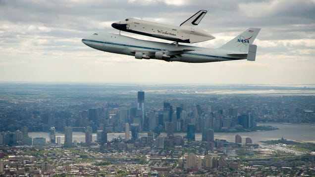 The Best Photos of the Space Shuttle Flying Over New York City