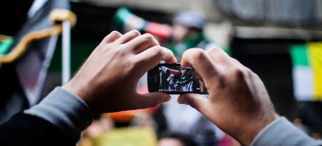 How to Safely Use Your Phone at a Protest