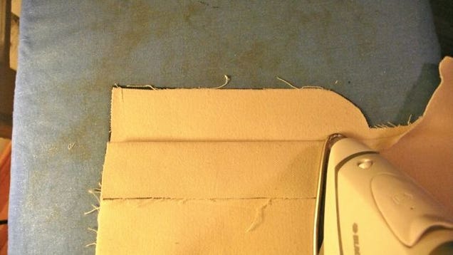 How To Make A Pair Of White Short-Shorts