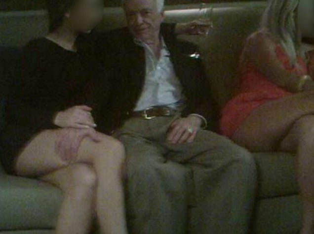 Cowboys Owner Jerry Jones Gets Real Handsy With Young Women In SCANDALOUS L...