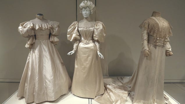 Look at All These Ridiculous American Wedding Dresses