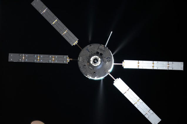 La ISS, obligada a cambiar su órbita para evitar basura espacial