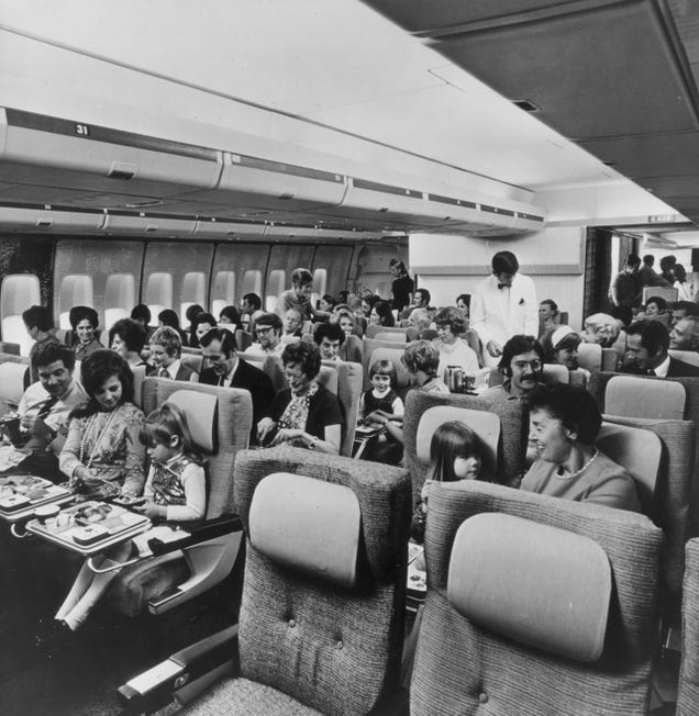 That amazing photo of economy class flying in the 1960s is fake