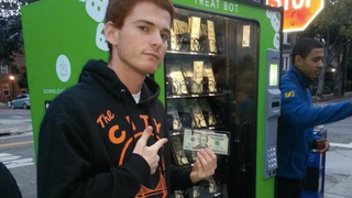 Clinkle Is Bribing College Students With a Vending Machine Full of Cash