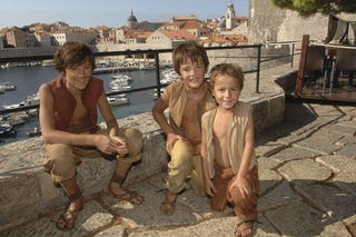 First Set Photos from Game of Thrones Season 2!