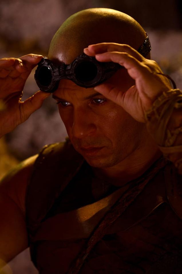 First Look at Katee Sackhoff and an Alien Monster in Riddick 3