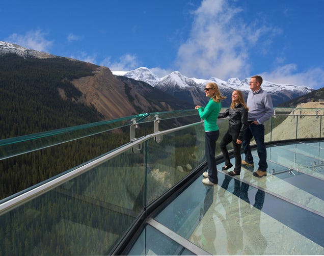 This Terrifying Glass Deck Lets You Walk Off a Cliff