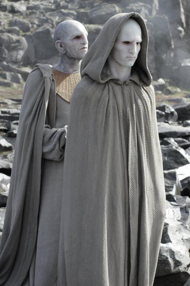 Prometheus set photos show what's under the Engineers' robes, plus a never-before-seen character