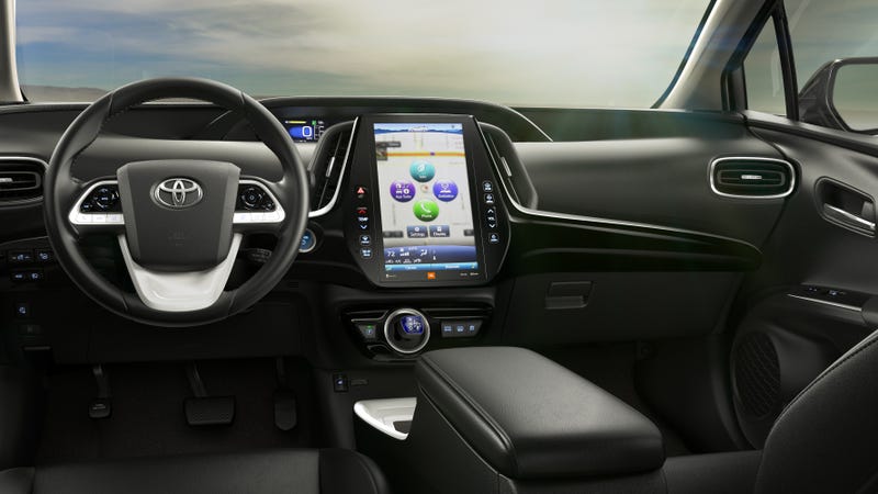 40 Km sin gastar gasolina: el nuevo Toyota Prius es uno de los mejores híbridos que existen