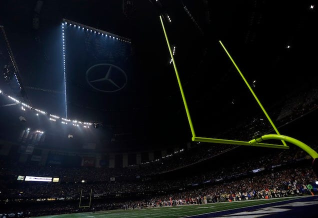 The Best And Most Surreal Photographs From The Power Outage At The Superdome