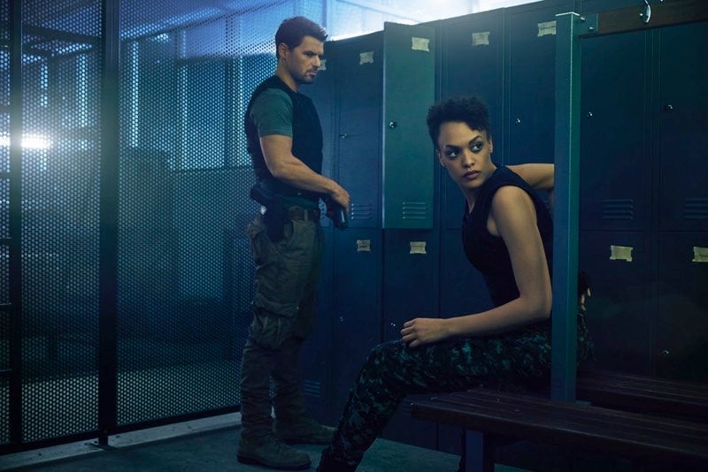 The Best Part of Syfy's Hunters Is its Bloodthirsty Alien Hero