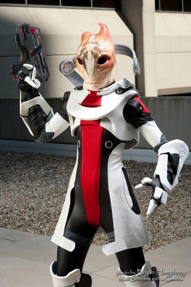 Unbelievable Mass Effect Cosplay Ditches Humans For Alien Dress-ups