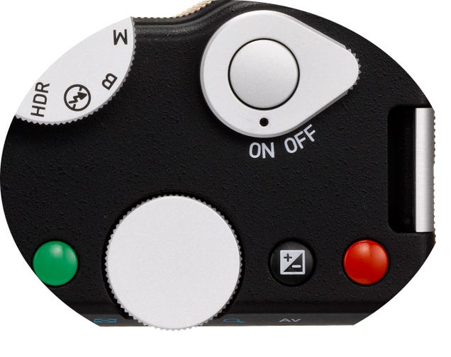 Is This the Mirrorless Pentax K-01 in These Leaked Photos?