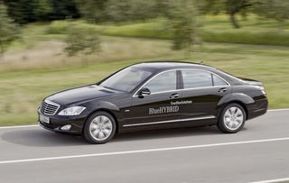 Mercedes-Benz S400 BlueHYBRID Provides Smugness For Very Serious German Businessmen