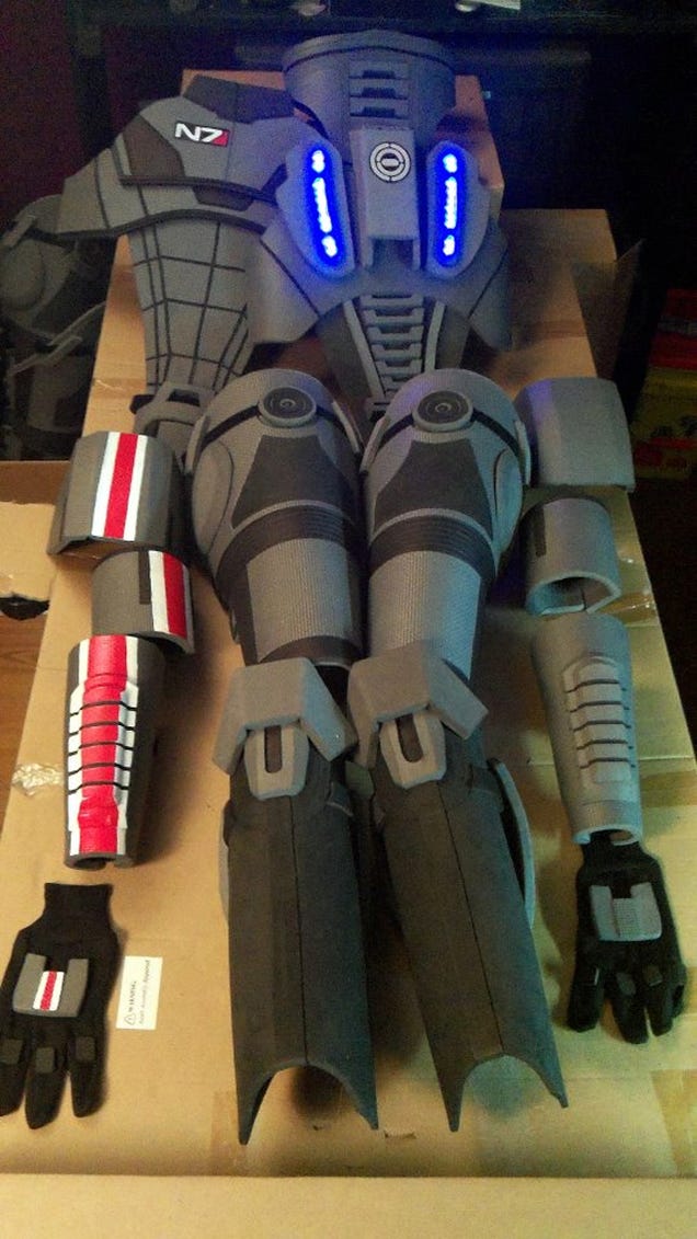 This Custom-Made Mass Effect Armor Is Impressively Detailed... And Impressively Expensive