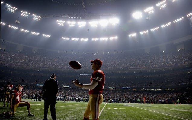The Best And Most Surreal Photographs From The Power Outage At The Superdome