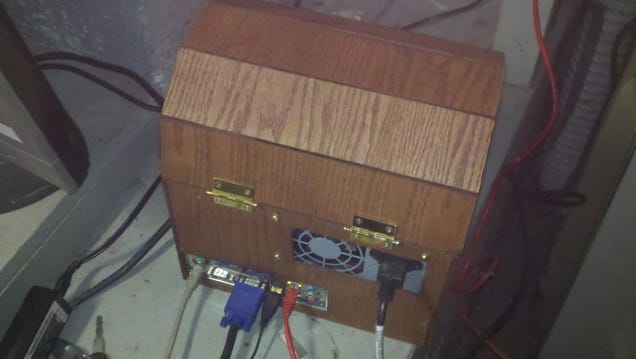 It's Dangerous To Go Alone! Take This Detailed Custom PC.
