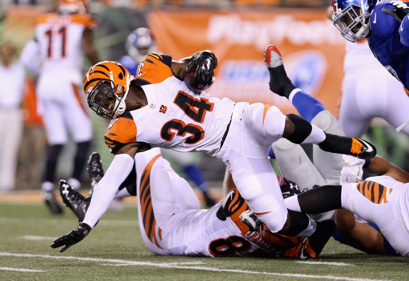 National Football League running back claims he was racially profiled at Toys R Us
