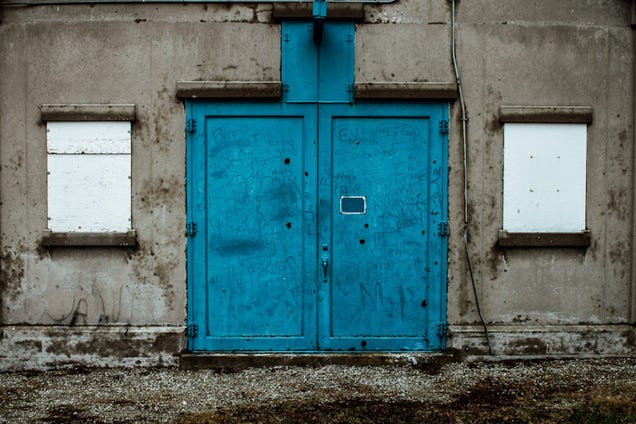 19 Photos Of (Near) Perfect Symmetry