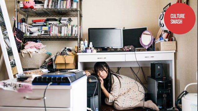 Inside the Rooms of Female Otaku