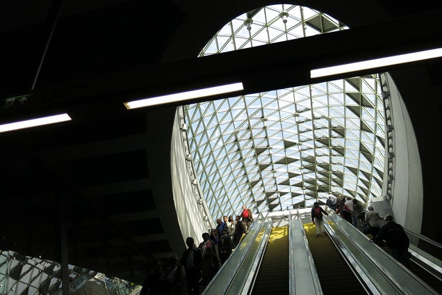 La nueva línea de metro de Budapest es un psicodélico viaje de diseño 656038490871502153