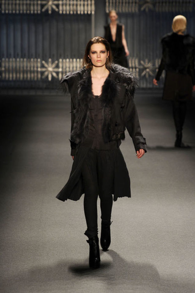 Vera Wang Makes Pleat Pleat Music