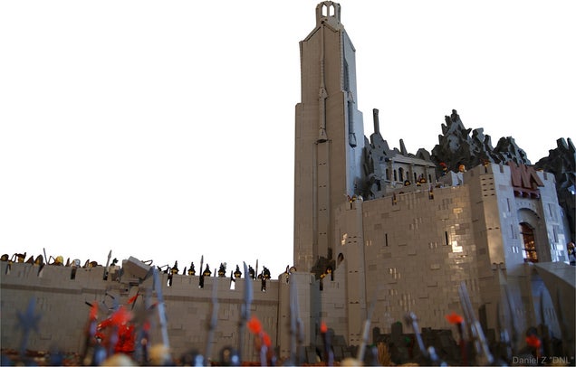 At Dawn, Look to the East for This Incredible Lord of the Rings LEGO Diorama