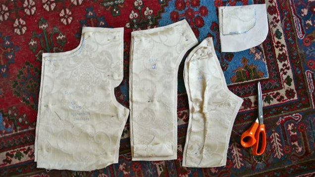 How To Make A Pair Of White Short-Shorts