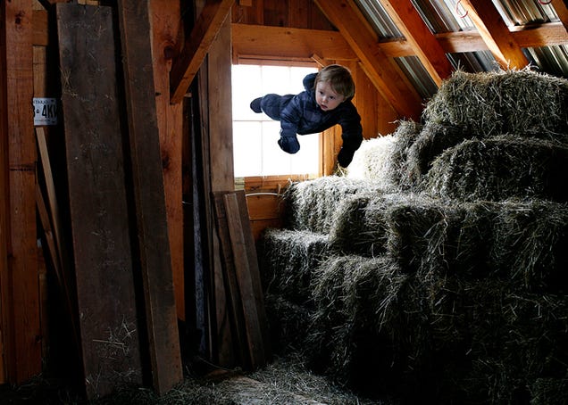 Photographer refuses to reveal how she made her baby fly