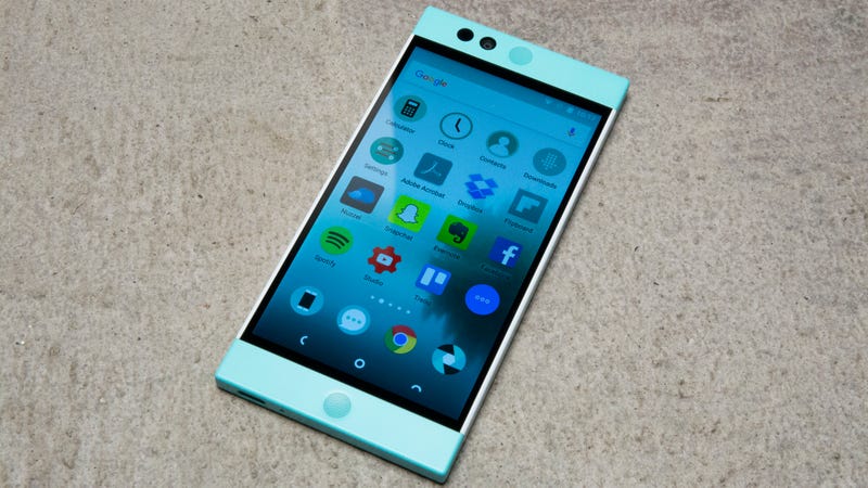 Nextbit Robin Review: A Great Smartphone With Its Head in the Clouds
