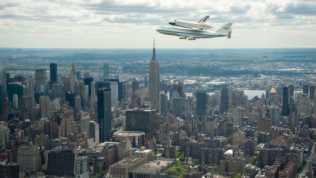 The Best Photos of the Space Shuttle Flying Over New York City