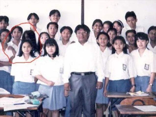 Japanese Photobombs Get Creepy and Spooky. Even with Cats.