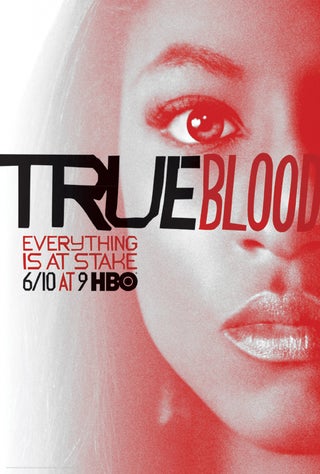 First glimpse of a fanged Chris Meloni from True Blood!