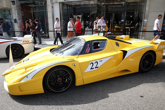 A Record 1,000 Ferraris Took Over The Streets Of Beverly Hills