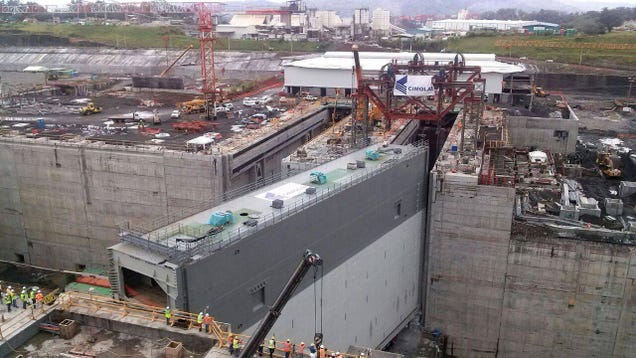 Así de gigantescas son las nuevas compuertas del Canal de Panamá