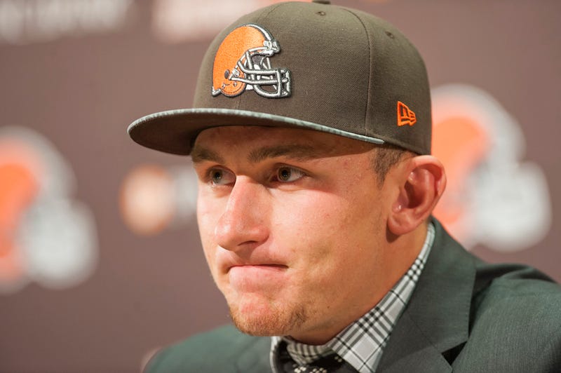 Browns QB coach Dowell Loggains appeared on ESPN Radio Arkansas yesterday, and revealed that Johnny Manziel was the top quarterback on Cleveland&#39;s draft ... - zsdvs2fiammt8nlrqwv3