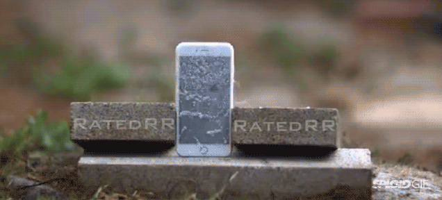 iPhone 6 soaked in liquid-nitrogen shatters like a Terminator T-1000