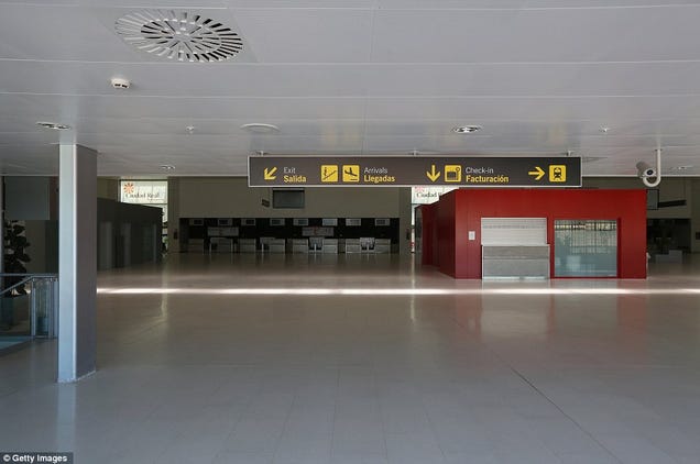 Abandoned Airport is a Video Game Level Come to Life
