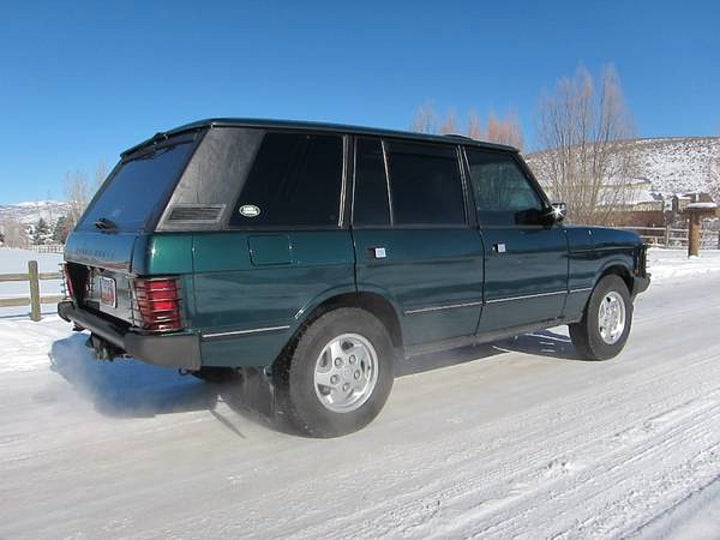 For $7,900, This 1995 Range Rover County Is A Mean Green Luxo-Leaning Machine